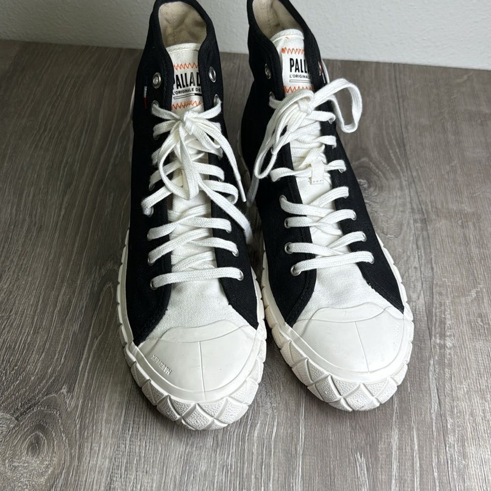 Palladium men’s black and white mid canvas lace up tennis shoes - Picture 3 of 7